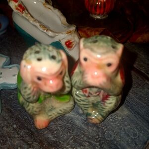 Two monkey salt and pepper shakers